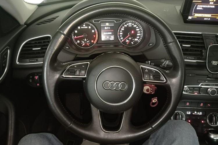 Used Audi Q3 2015 35 TFSI quattro Technology Edition Steering Wheel