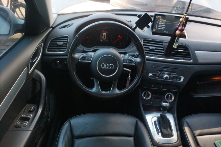 Used Audi Q3 2015 30 TFSI Comfort Model Steering Wheel