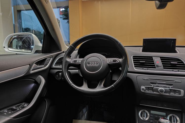 Used Audi Q3 2015 35 TFSI Millionth Anniversary Comfort Model Steering Wheel