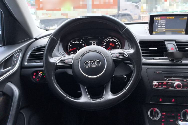 Used Audi Q3 2015 30 TFSI Comfort Model Steering Wheel