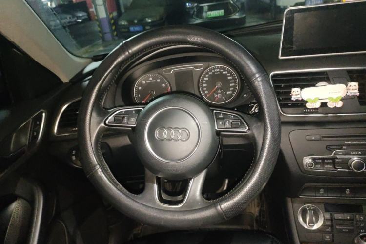 Used Audi Q3 2015 30 TFSI Ambition Edition Steering Wheel