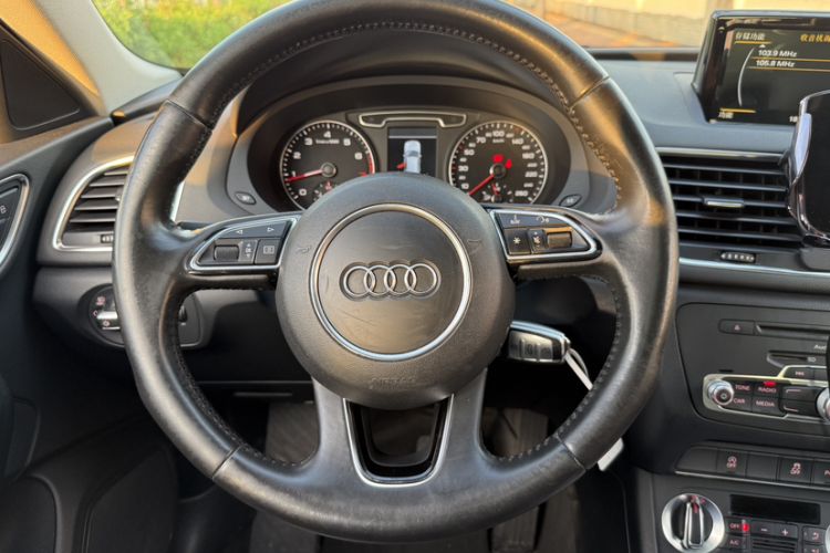 Used Audi Q3 2015 35 TFSI quattro Technology Edition Steering Wheel