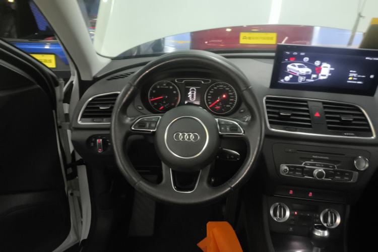 Used Audi Q3 2015 30 TFSI Comfort Model Steering Wheel