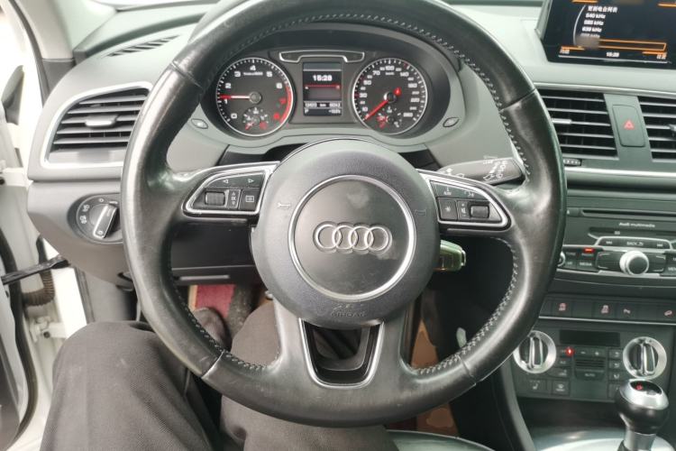 Used Audi Q3 2015 35 TFSI quattro Millionth Anniversary Edition Steering Wheel
