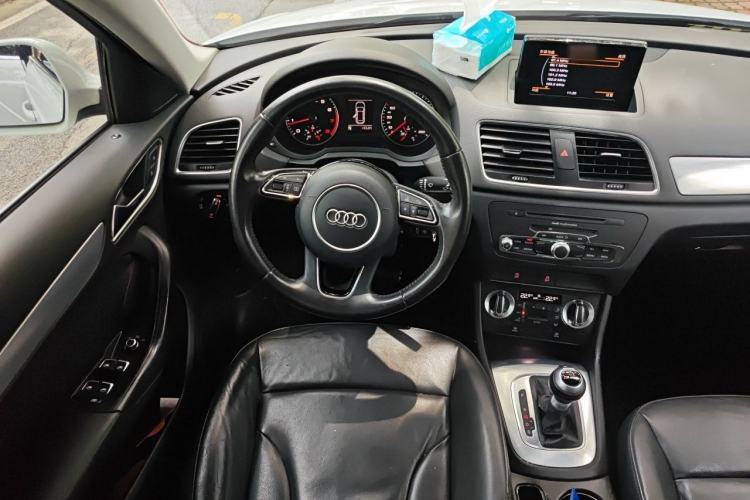 Used Audi Q3 2015 30 TFSI Comfort Model Steering Wheel
