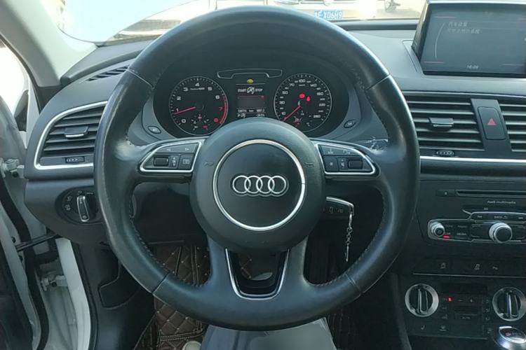Used Audi Q3 2015 35 TFSI quattro Technology Edition Steering Wheel