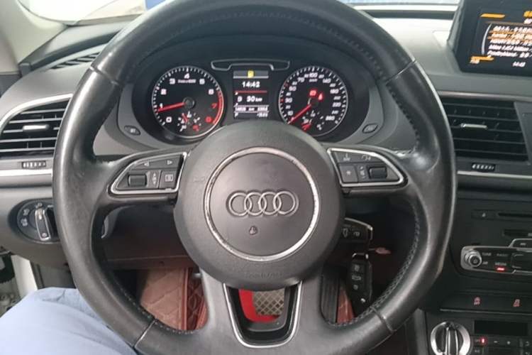 Used Audi Q3 2015 35 TFSI quattro Millionth Anniversary Edition Steering Wheel