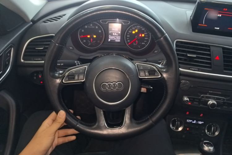 Used Audi Q3 2015 30 TFSI Ambition Edition Steering Wheel