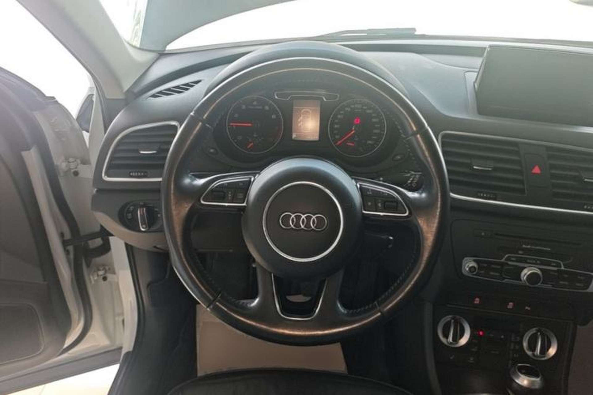 Used Audi Q3 2015 35 TFSI Comfort Model Steering Wheel