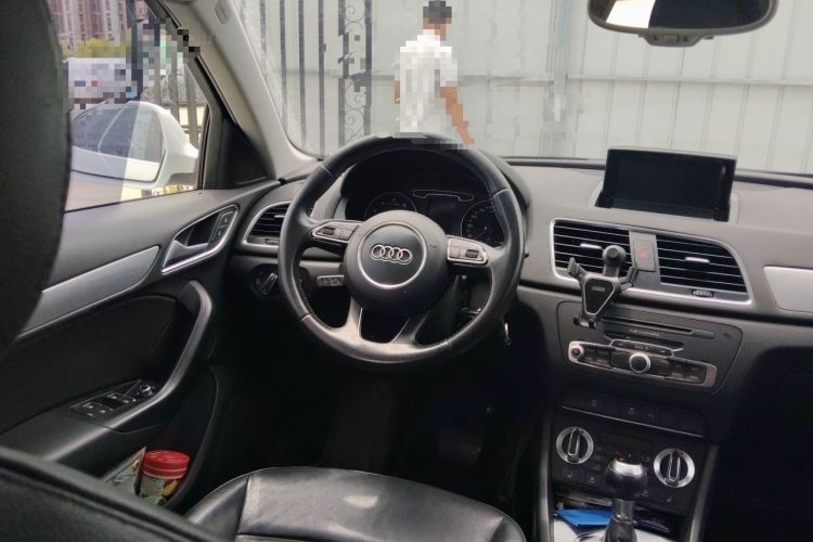 Used Audi Q3 2015 35 TFSI Comfort Model Steering Wheel