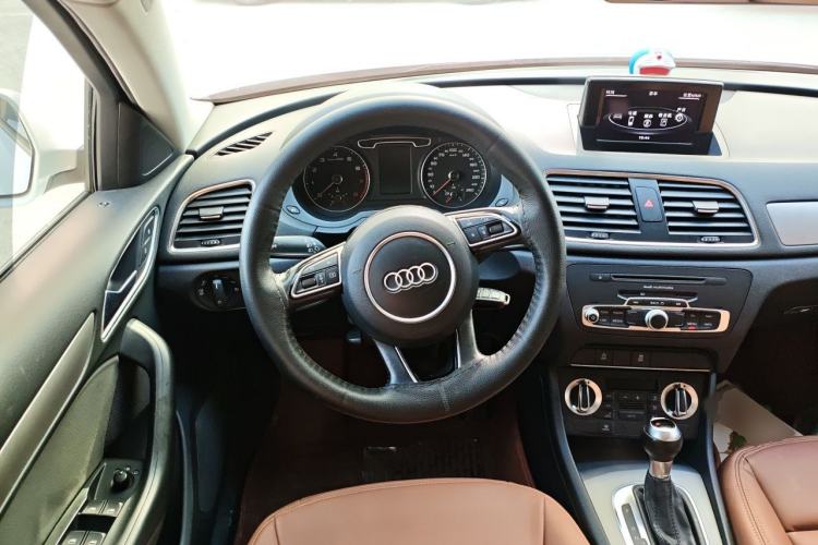 Used Audi Q3 2015 35 TFSI Ambition Edition Steering Wheel