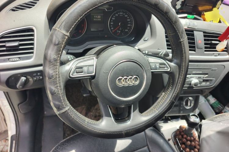 Used Audi Q3 2015 35 TFSI Ambition Edition Steering Wheel