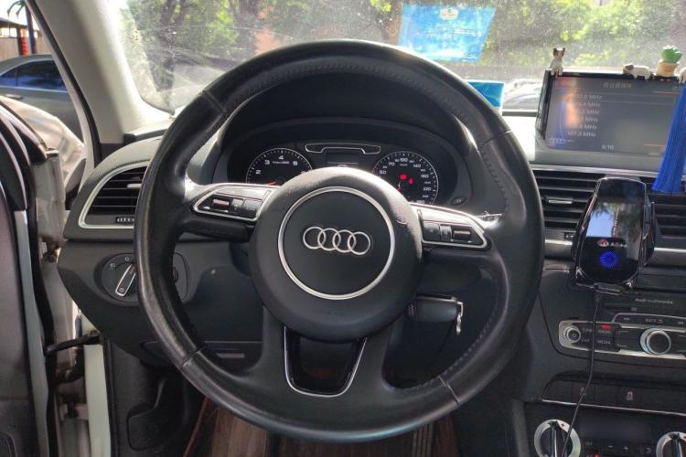 Used Audi Q3 2015 30 TFSI Comfort Model Steering Wheel