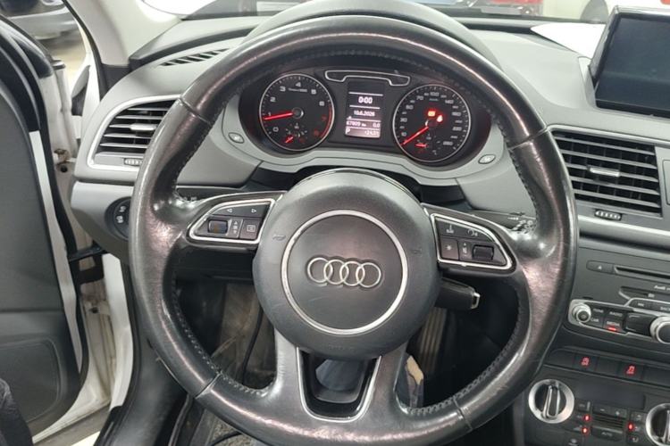 Used Audi Q3 2015 30 TFSI Comfort Model Steering Wheel