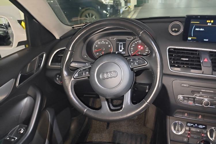 Used Audi Q3 2015 30 TFSI Comfort Model Steering Wheel