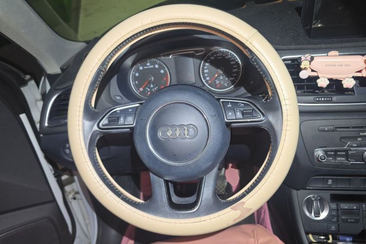 Used Audi Q3 2015 35 TFSI Ambition Edition Steering Wheel