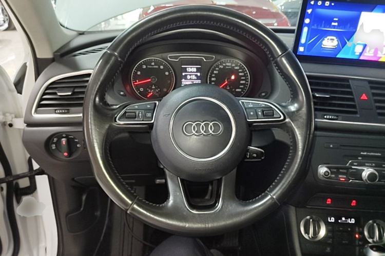 Used Audi Q3 2015 30 TFSI Ambition Edition Steering Wheel