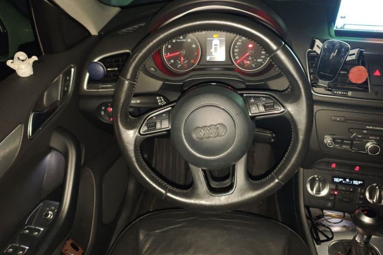 Used Audi Q3 2015 30 TFSI Comfort Model Steering Wheel