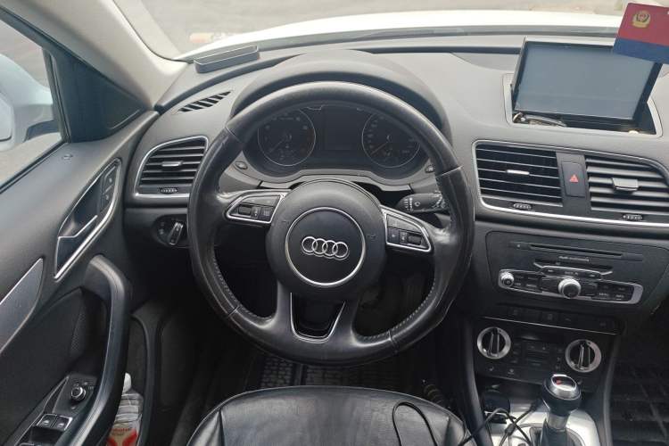 Used Audi Q3 2015 35 TFSI quattro Technology Edition Steering Wheel