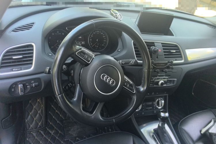 Used Audi Q3 2015 35 TFSI quattro Luxury Edition Steering Wheel