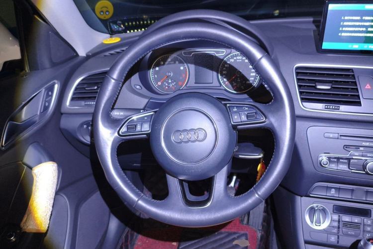 Used Audi Q3 2015 30 TFSI Comfort Model Steering Wheel