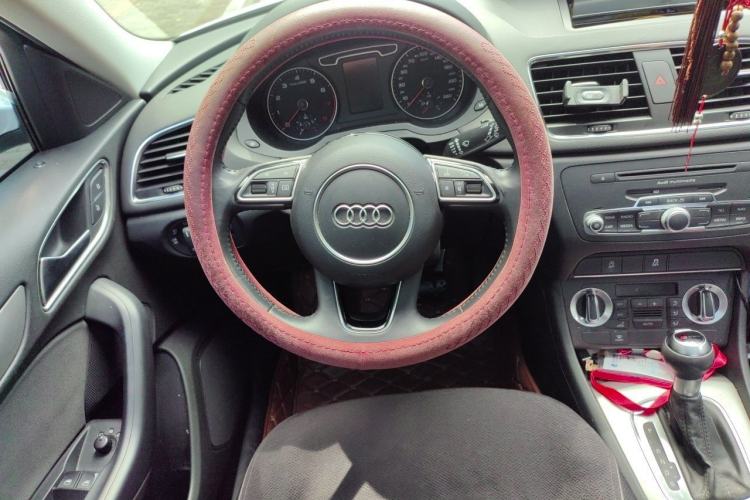 Used Audi Q3 2015 30 TFSI Ambition Edition Steering Wheel