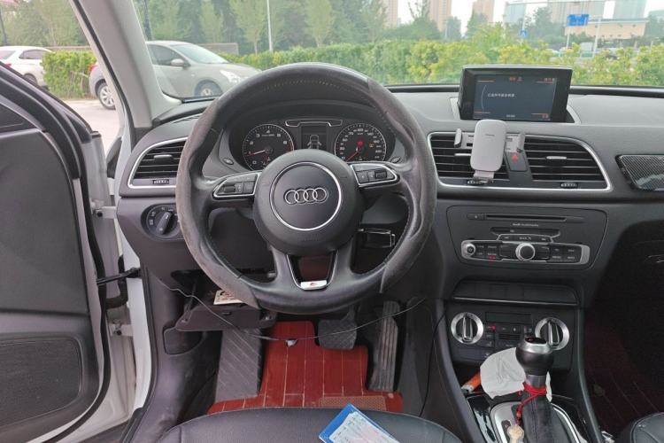 Used Audi Q3 2015 35 TFSI Ambition Edition Steering Wheel