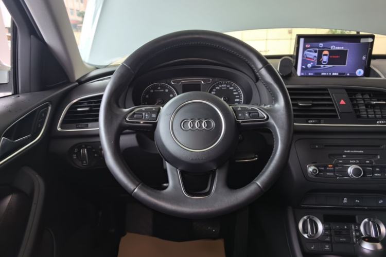 Used Audi Q3 2015 35 TFSI quattro Technology Edition Steering Wheel