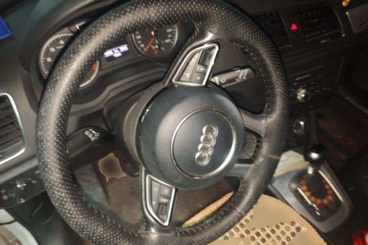 Used Audi Q3 2015 35 TFSI quattro Technology Edition Steering Wheel