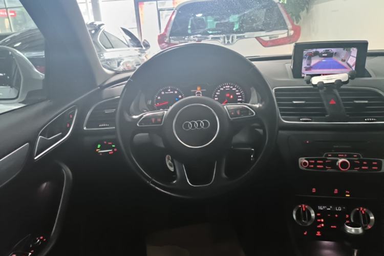 Used Audi Q3 2015 35 TFSI Millionth Anniversary Comfort Model Steering Wheel