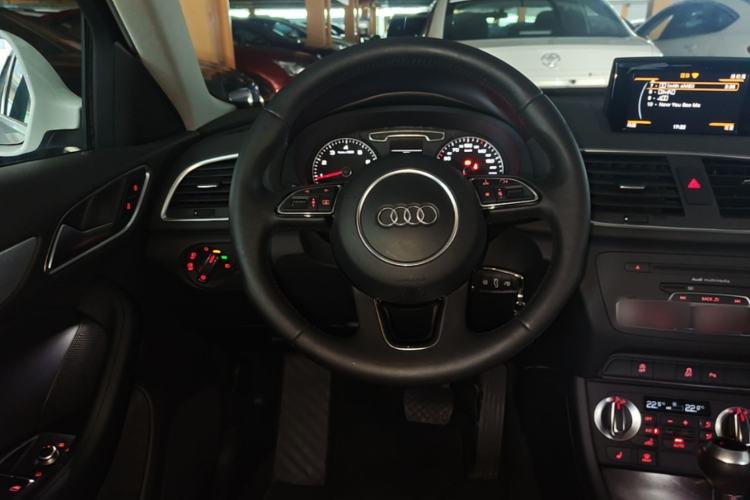 Used Audi Q3 2015 35 TFSI Millionth Anniversary Comfort Model Steering Wheel
