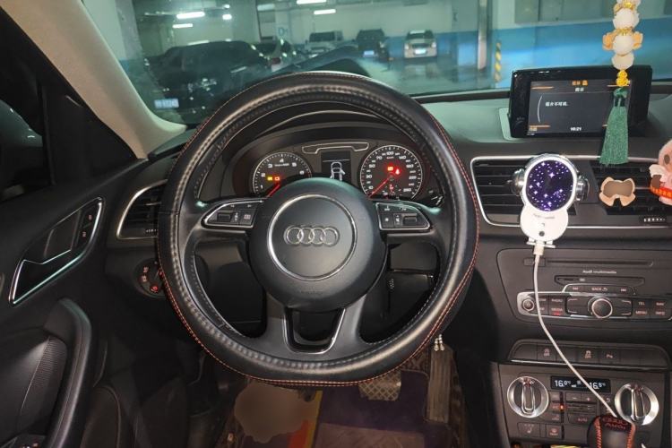 Used Audi Q3 2015 35 TFSI Millionth Anniversary Comfort Model Steering Wheel
