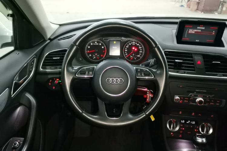 Used Audi Q3 2015 35 TFSI quattro Technology Edition Steering Wheel