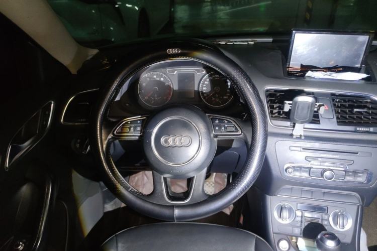 Used Audi Q3 2015 30 TFSI Comfort Model Steering Wheel