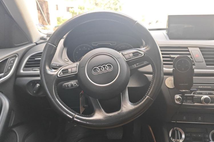 Used Audi Q3 2015 30 TFSI Ambition Edition Steering Wheel
