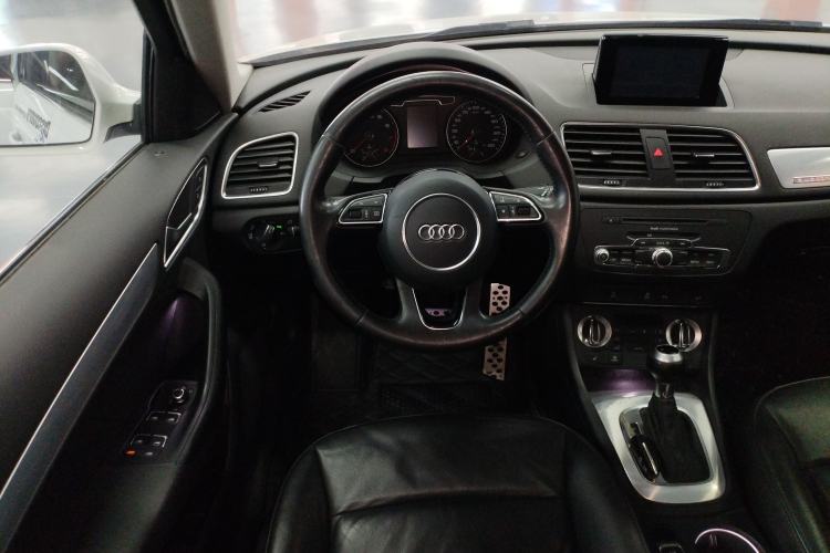Used Audi Q3 2015 35 TFSI quattro Technology Edition Steering Wheel