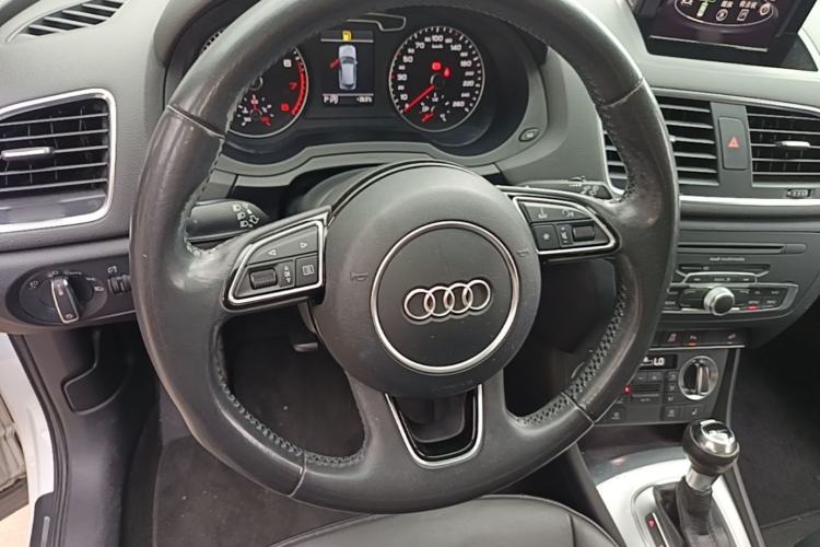Used Audi Q3 2015 35 TFSI quattro Technology Edition Steering Wheel