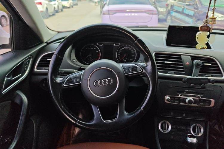 Used Audi Q3 2015 30 TFSI Ambition Edition Steering Wheel