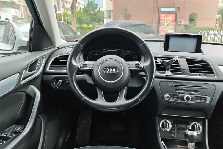 Used Audi Q3 2015 30 TFSI Comfort Model Steering Wheel