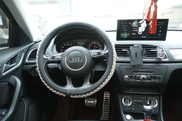 Used Audi Q3 2015 35 TFSI Comfort Model Steering Wheel