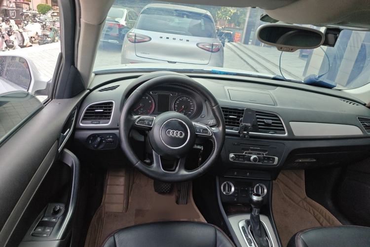 Used Audi Q3 2015 35 TFSI Ambition Edition Steering Wheel