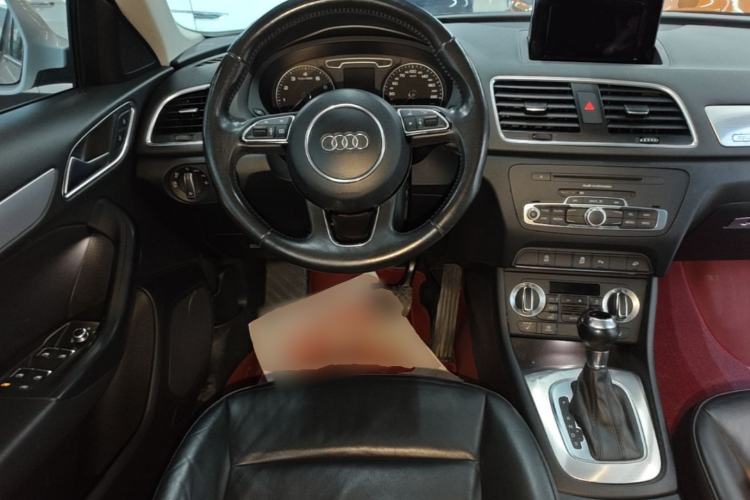 Used Audi Q3 2015 35 TFSI quattro Technology Edition Steering Wheel