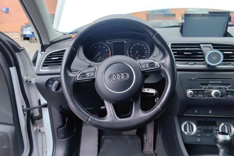 Used Audi Q3 2015 30 TFSI Comfort Model Steering Wheel