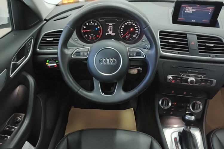 Used Audi Q3 2015 35 TFSI Ambition Edition Steering Wheel