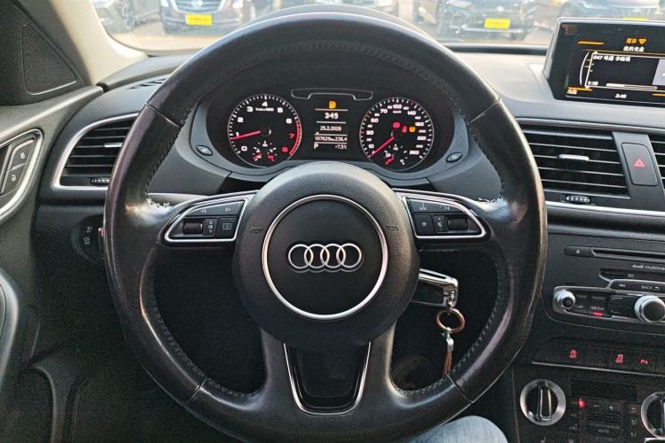 Used Audi Q3 2015 35 TFSI Comfort Model Steering Wheel