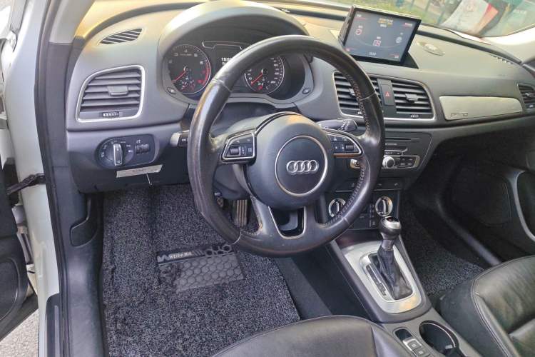 Used Audi Q3 2015 35 TFSI quattro Technology Edition Steering Wheel