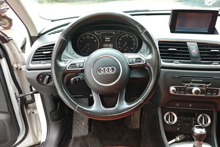 Used Audi Q3 2015 30 TFSI Ambition Edition Steering Wheel