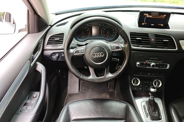 Used Audi Q3 2015 35 TFSI Comfort Model Steering Wheel