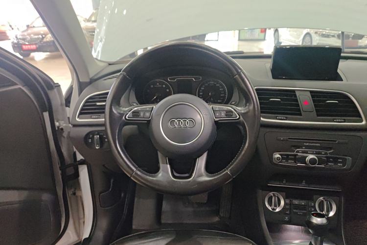Used Audi Q3 2015 30 TFSI Comfort Model Steering Wheel