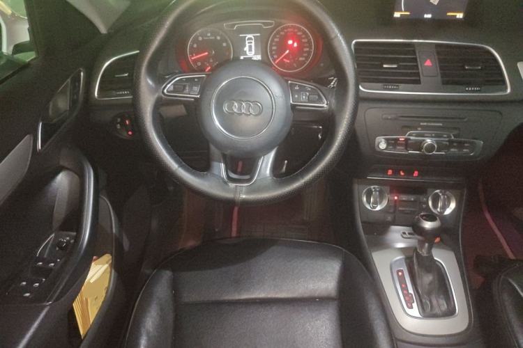 Used Audi Q3 2015 30 TFSI Ambition Edition Steering Wheel